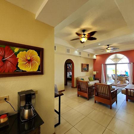 Blue Parrot Beach House And Villas Hopkins Bagian luar foto