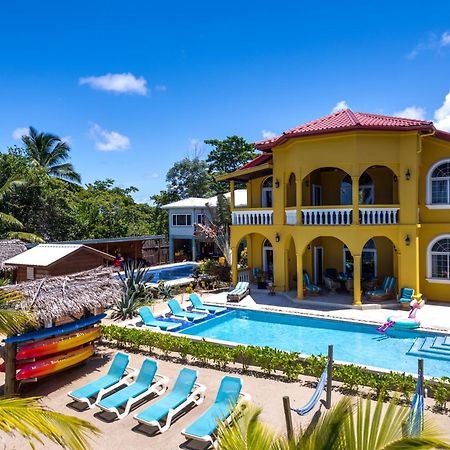 Blue Parrot Beach House And Villas Hopkins Bagian luar foto