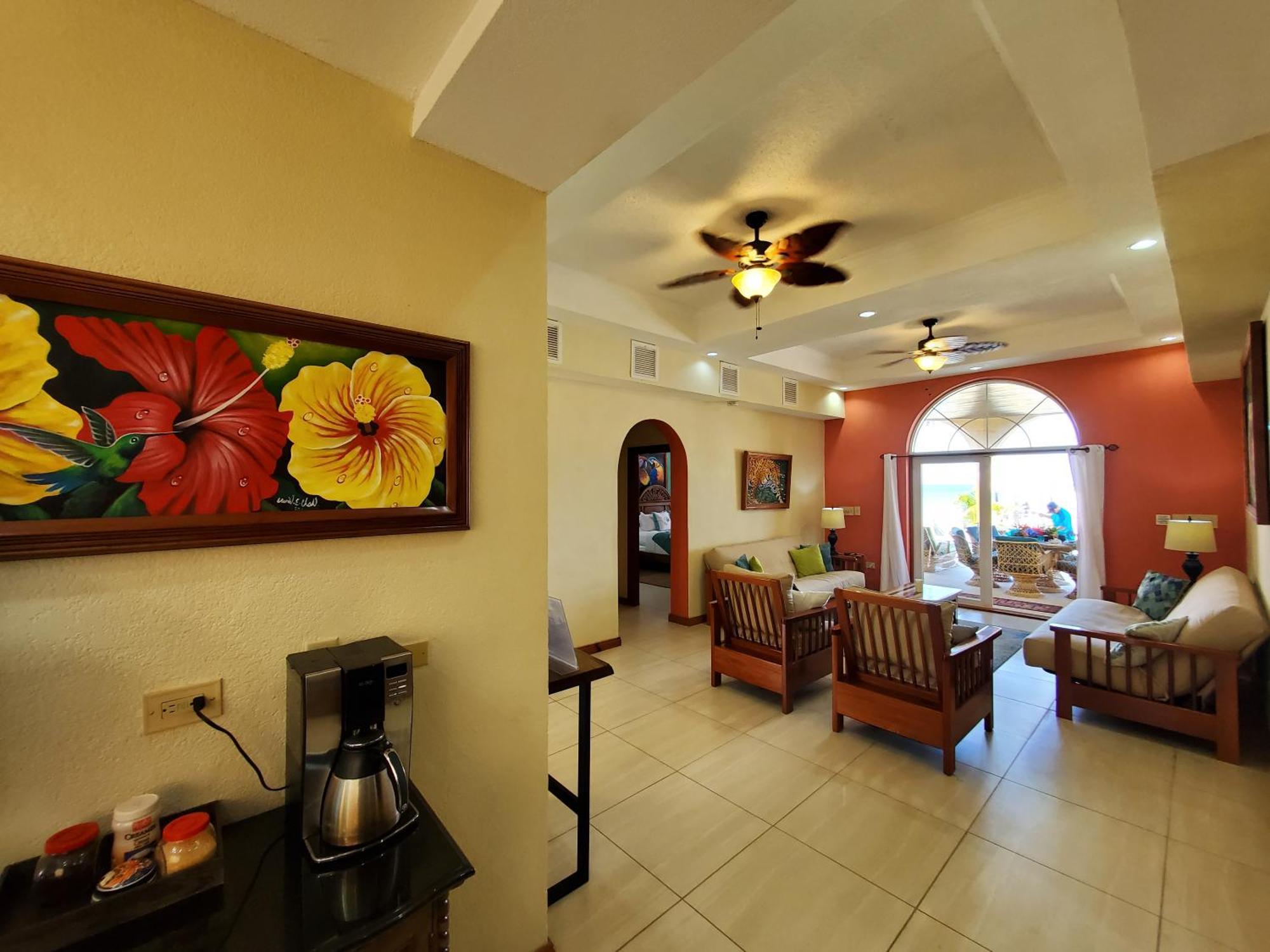 Blue Parrot Beach House And Villas Hopkins Bagian luar foto