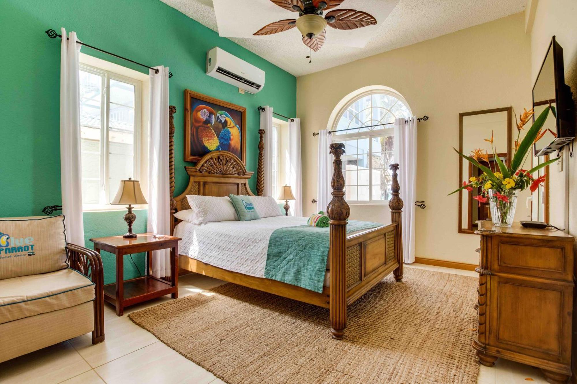Blue Parrot Beach House And Villas Hopkins Bagian luar foto